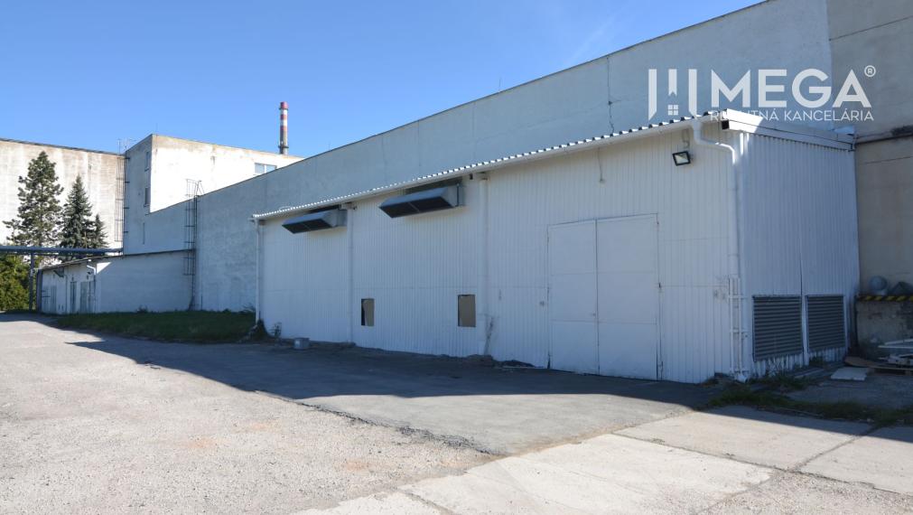 FOR SALE: MANUFACTURING HALL, ADMINISTRATIVE BUILDING, AND LAND IN HUMENNÉ