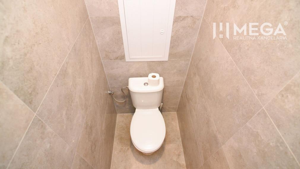 PREDAJ ZREKONŠTRUOVANÉHO 2-IZBOVÉHO BYTU (50 m2) S LODŽIOU HUMENNÉ