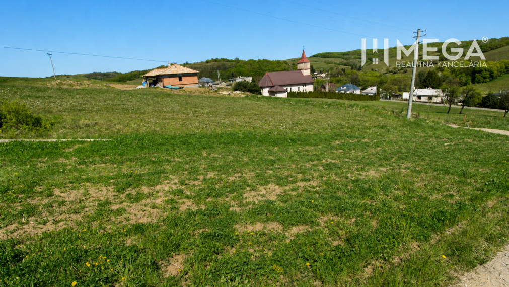 NA PREDAJ: Priestranný pozemok 2126 m² obec Víťazovce – ideálny na výstavbu rodinného domu