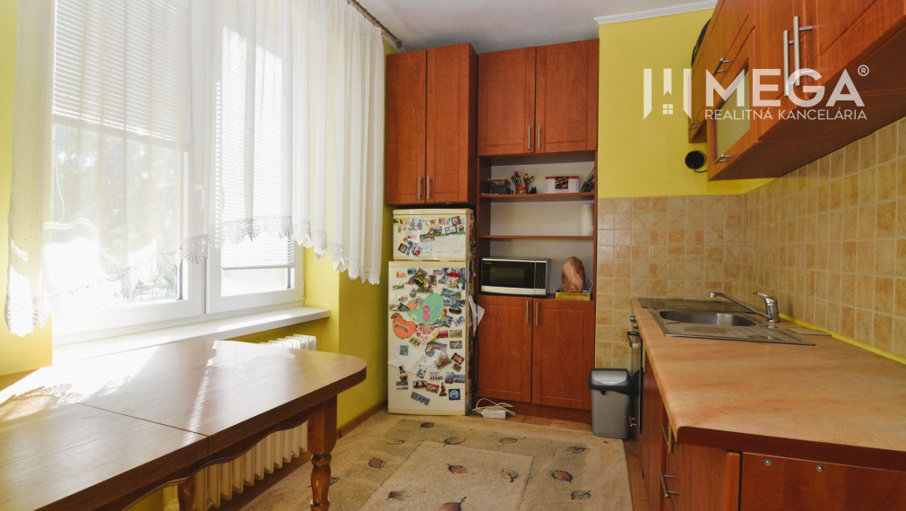 REZERVOVANÉ - PRENÁJOM 3-izbového bytu (60 m2) v centre mesta Humenné