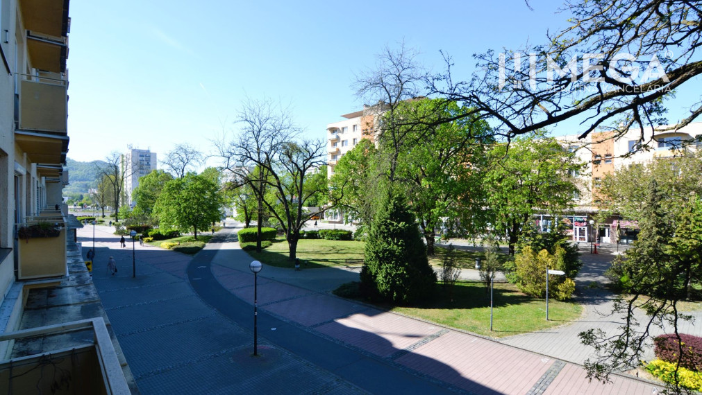 REZERVOVANÉ - PRENÁJOM 3-izbového bytu (60 m2) v centre mesta Humenné