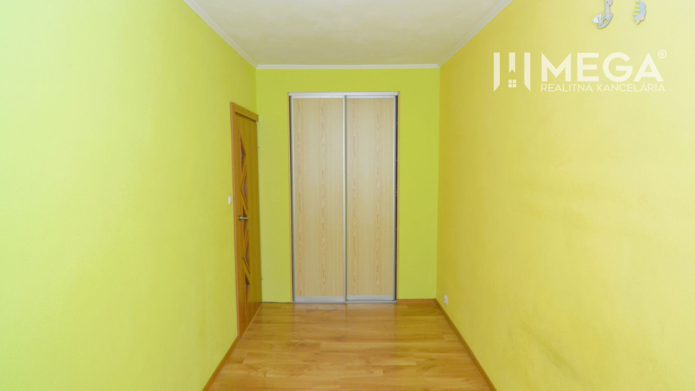REZERVOVANÉ - PRENÁJOM 3-izbového bytu (60 m2) v centre mesta Humenné