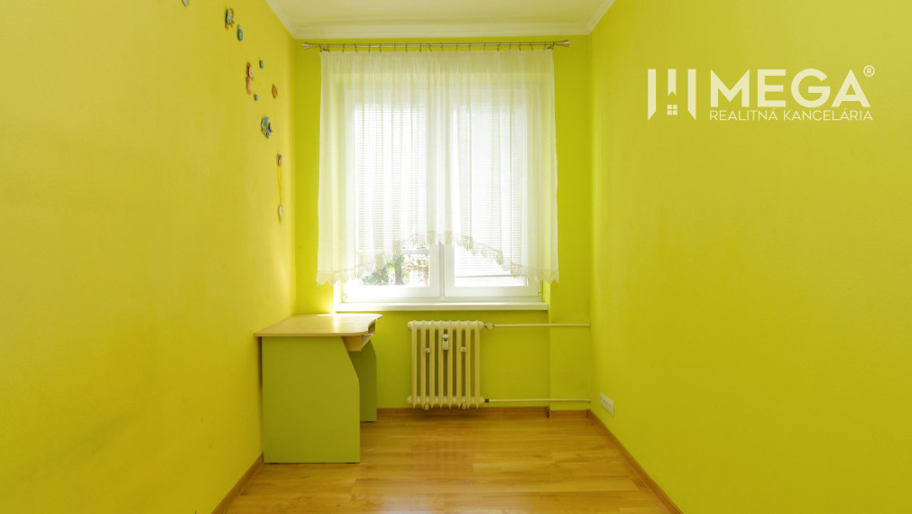REZERVOVANÉ - PRENÁJOM 3-izbového bytu (60 m2) v centre mesta Humenné