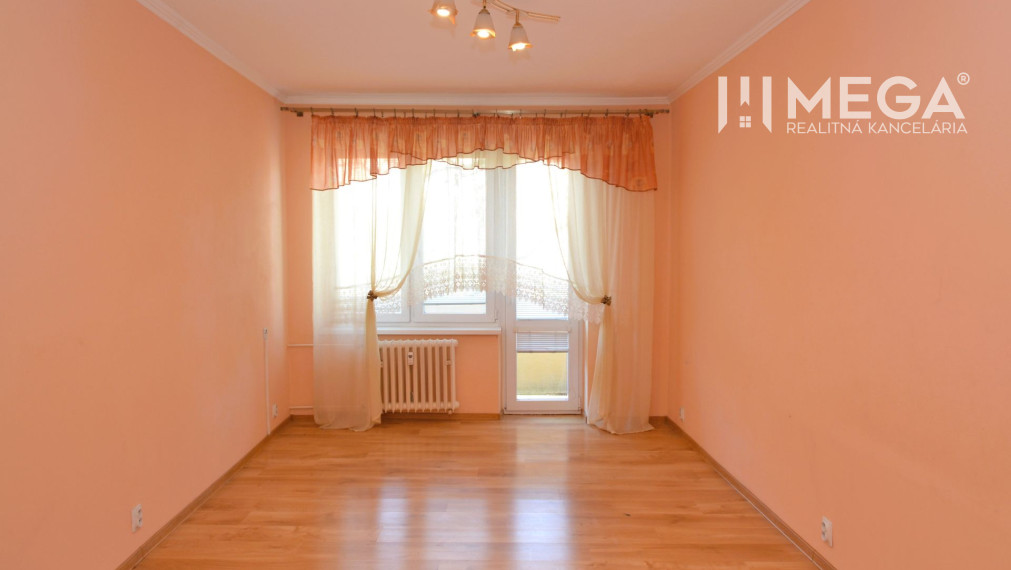 REZERVOVANÉ - PRENÁJOM 3-izbového bytu (60 m2) v centre mesta Humenné