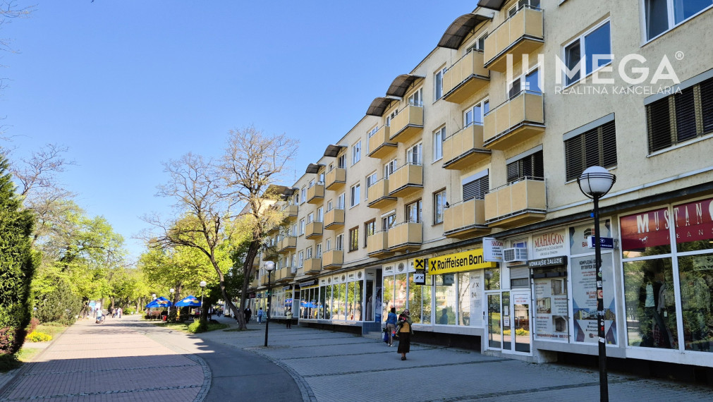 PRENAJATÉ-PRENÁJOM 3-izbového bytu (60 m2) v centre mesta Humenné