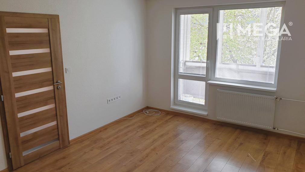 PREDAJ ZREKONŠTRUOVANÉHO 2-IZBOVÉHO BYTU (50 m2) S LODŽIOU HUMENNÉ