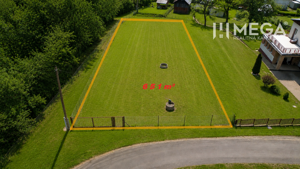NA PREDAJ Moderný bungalov na výnimočnom mieste v obci Závadka