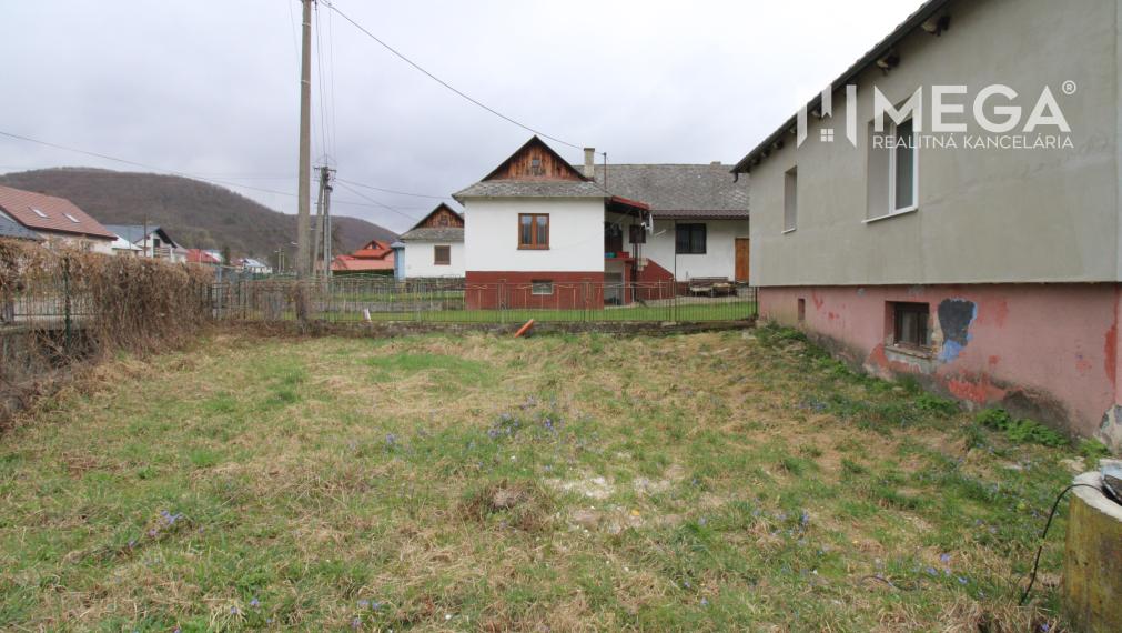 Na predaj - Dom s veľkým pozemkom v Pakostove