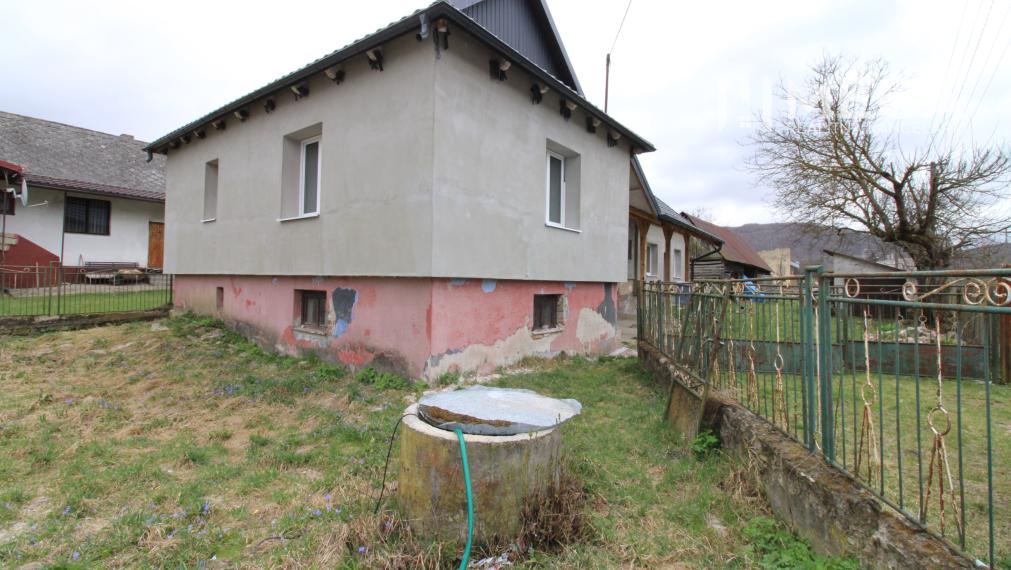 Na predaj - Dom s veľkým pozemkom v Pakostove