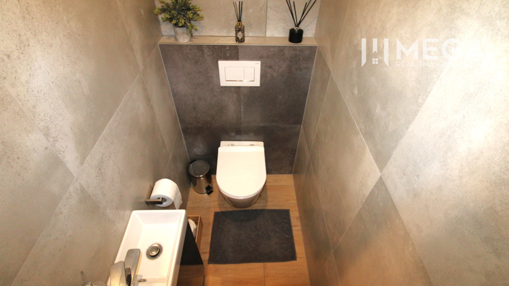 NA PREDAJ PRÉMIOVÝ 3-IZBOVÝ BYT S VÝHĽADOM 77 m² v Humennom