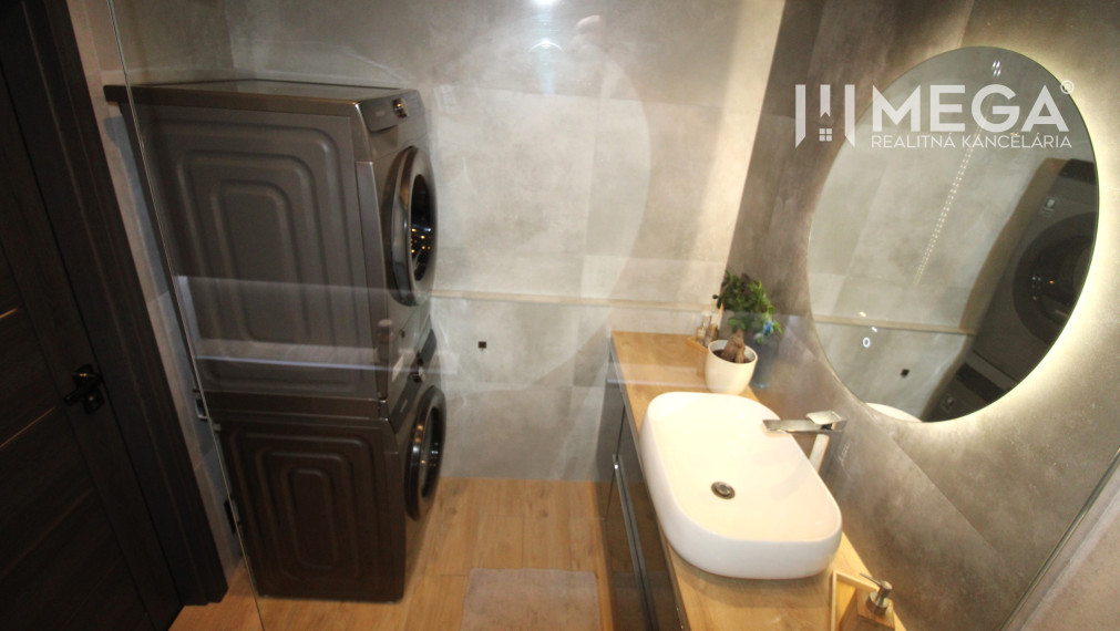 NA PREDAJ PRÉMIOVÝ 3-IZBOVÝ BYT S VÝHĽADOM 77 m² v Humennom