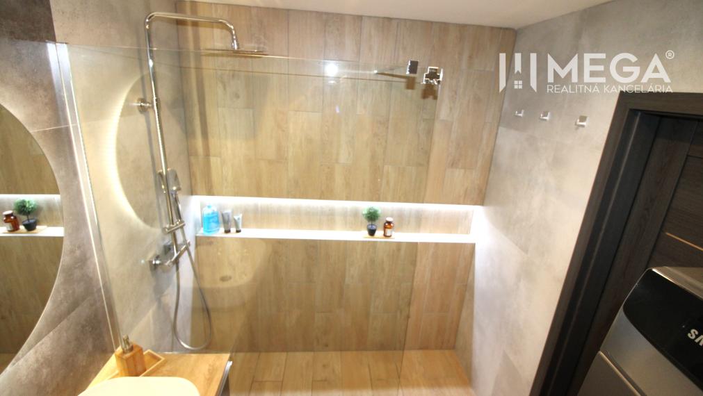 NA PREDAJ PRÉMIOVÝ 3-IZBOVÝ BYT S VÝHĽADOM 77 m² v Humennom