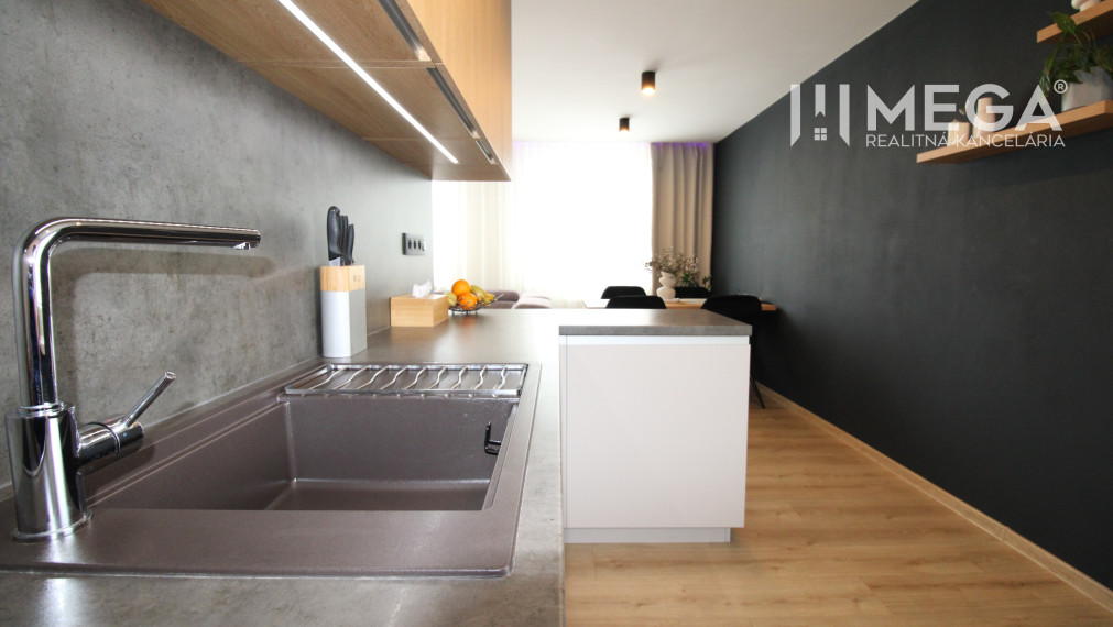 NA PREDAJ PRÉMIOVÝ 3-IZBOVÝ BYT S VÝHĽADOM 77 m² v Humennom
