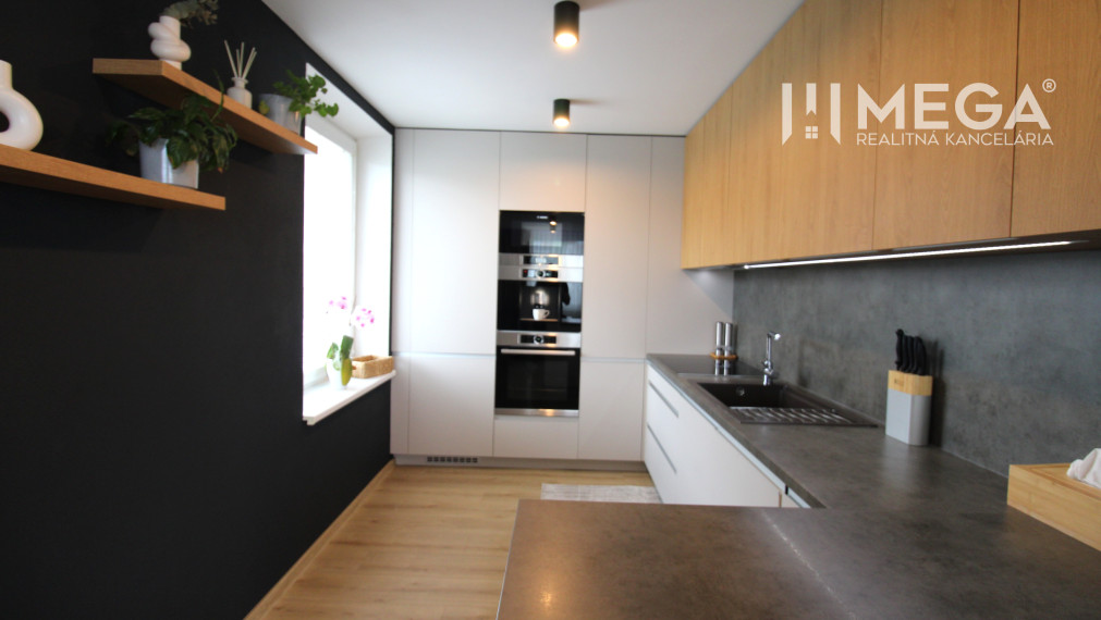 NA PREDAJ PRÉMIOVÝ 3-IZBOVÝ BYT S VÝHĽADOM 77 m² v Humennom