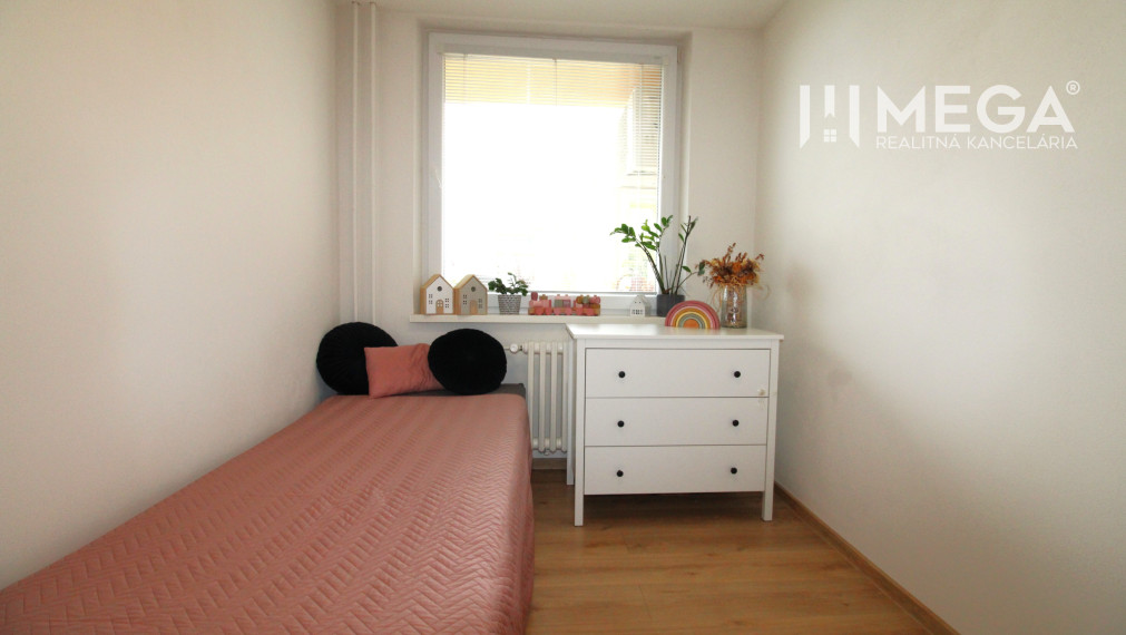 NA PREDAJ PRÉMIOVÝ 3-IZBOVÝ BYT S VÝHĽADOM 77 m² v Humennom