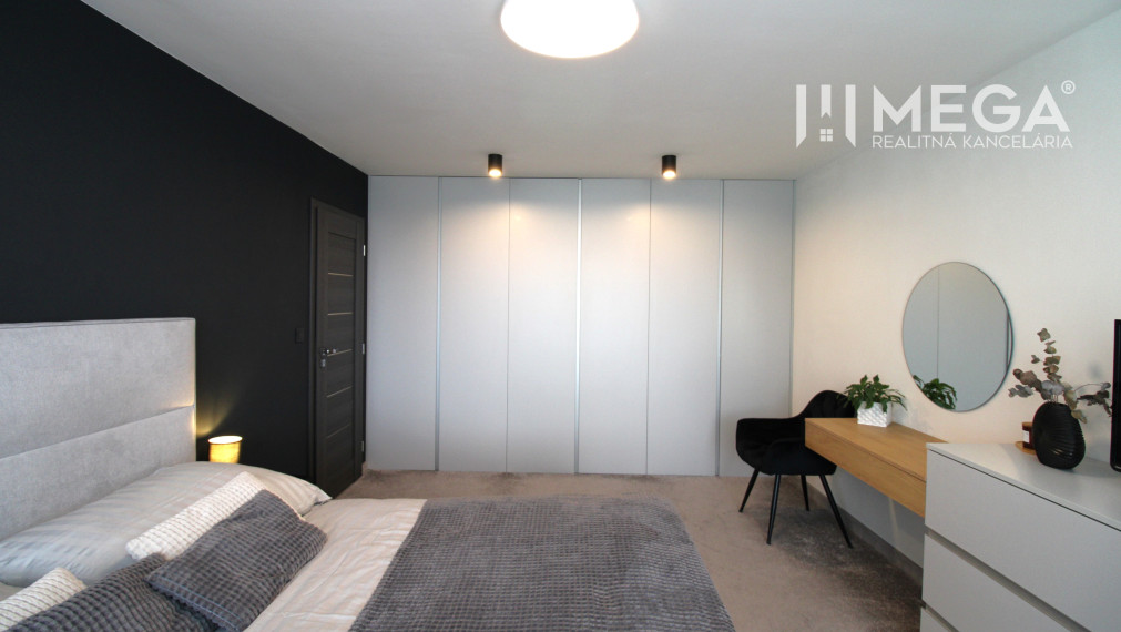 NA PREDAJ PRÉMIOVÝ 3-IZBOVÝ BYT S VÝHĽADOM 77 m² v Humennom