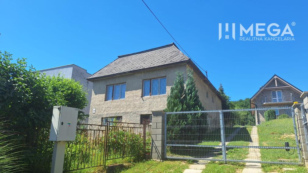 NA PREDAJ - Rodinný dom s pozemkom 3 277 m² v Snine