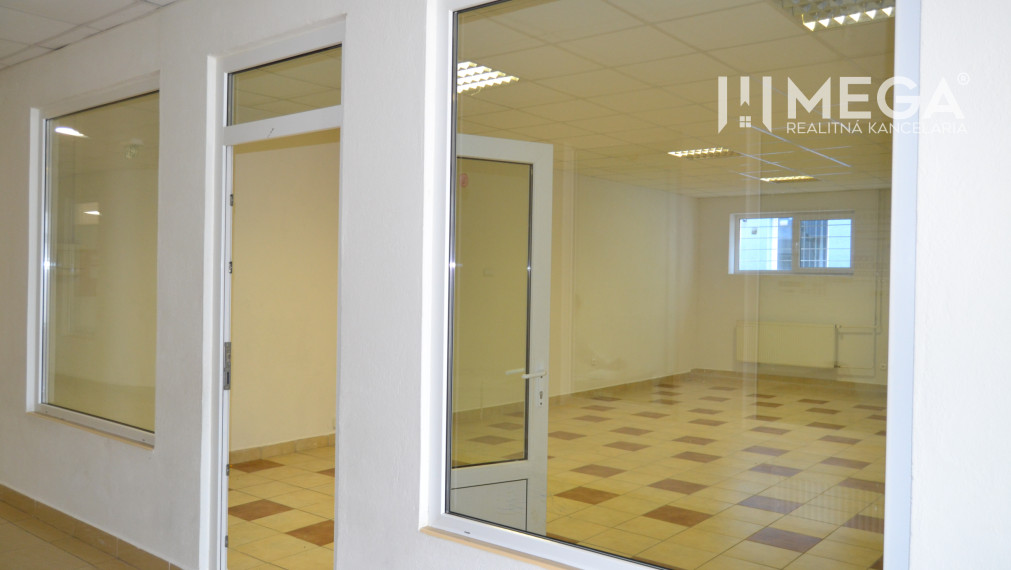 PRENÁJOM OBCHODNÉHO PRIESTORU (54 m2) ulica MIEROVÁ HUMENNÉ