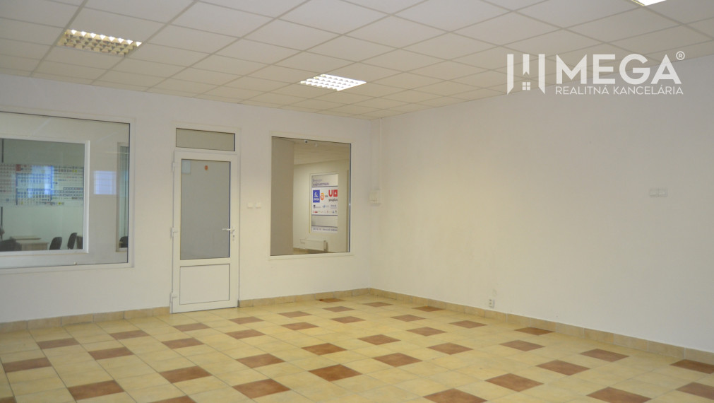 PRENÁJOM OBCHODNÉHO PRIESTORU (54 m2) ulica MIEROVÁ HUMENNÉ