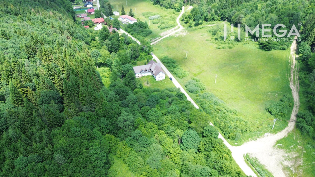 Investičný stavebný pozemok v oblasti Danová - 2 200m2