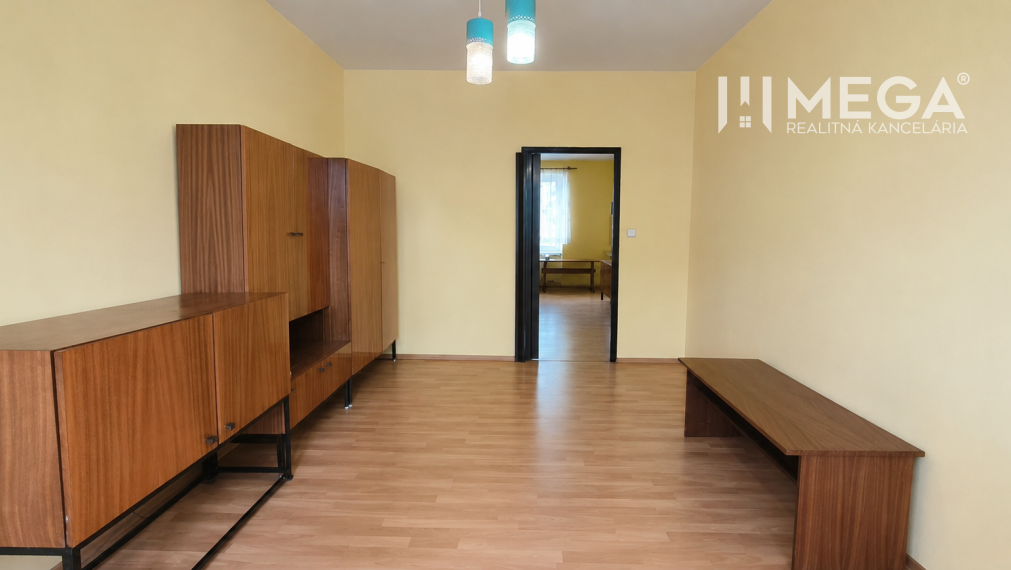 NA PREDAJ 3-izbový byt s balkónom - ŠIRŠIE CENTRUM HUMENNÉ
