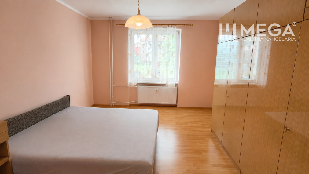 NA PREDAJ 3-izbový byt s balkónom - ŠIRŠIE CENTRUM HUMENNÉ