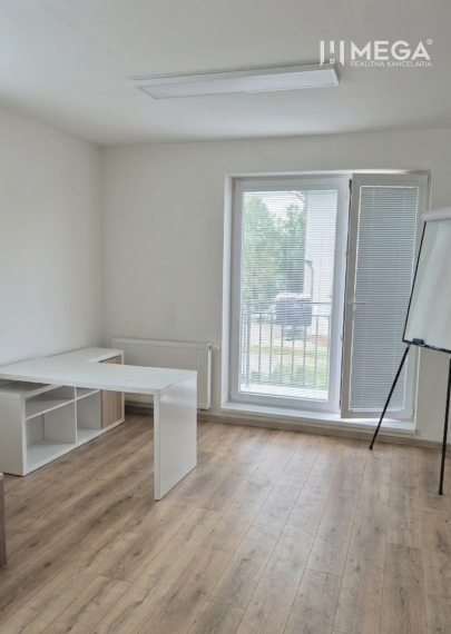PRENÁJOM kancelárie blízko centra Humenného (20,53 m2)