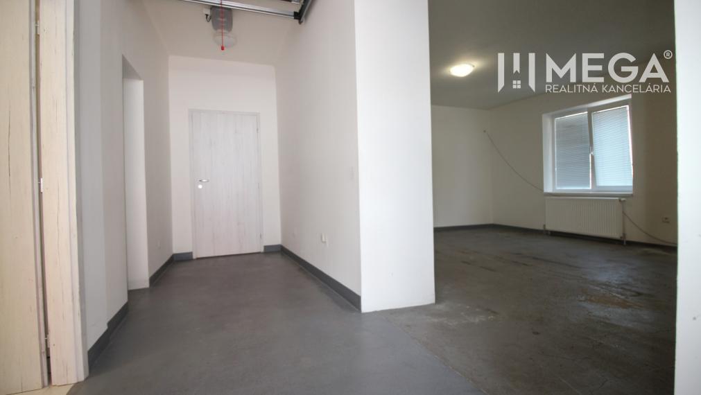 NA PRENÁJOM: Multifunkčný priestor 55 m² (Sklad / Dielňa / Kancelária) – A. Bernoláka, Michalovce