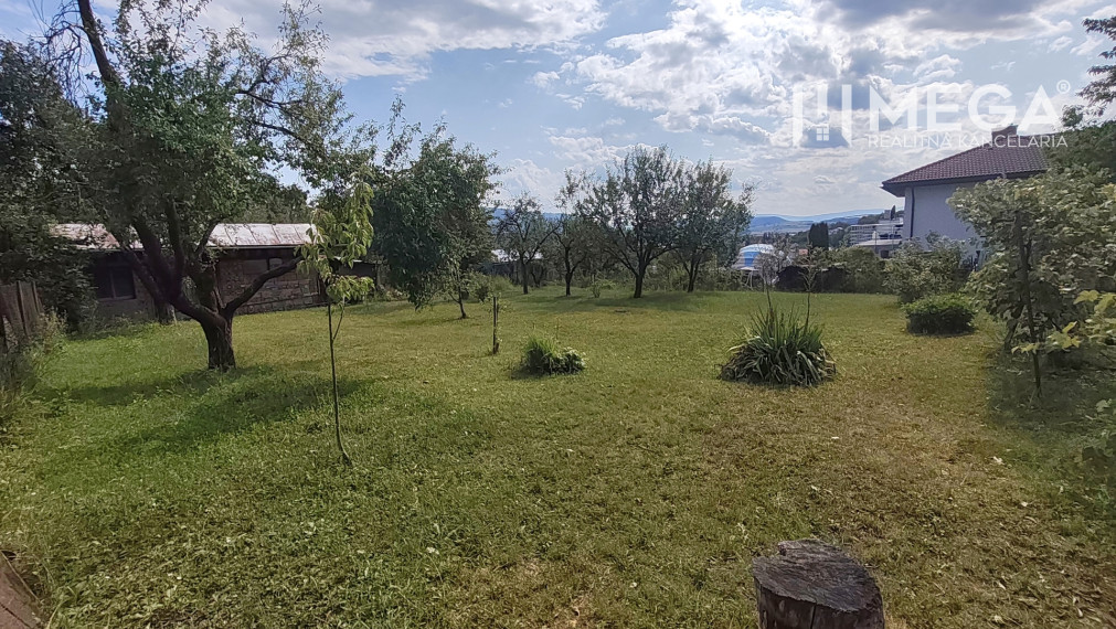 Na predaj dom na vynikajúcom pozemku priamo v meste Humenné, exkluzívne!