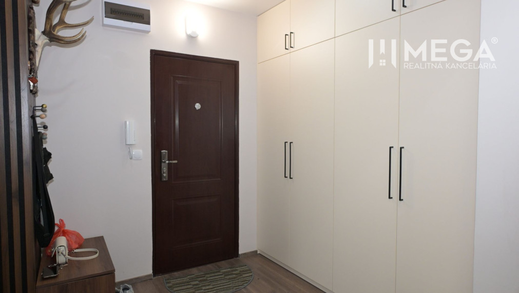 PREDAJ VEĽKÉHO 4-IZBOVÉHO BYTU (88 m2) na ulici LABORECKÁ v HUMENNOM