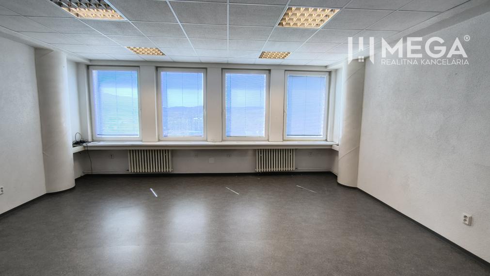 NA PRENÁJOM KANCELÁRIA IDEÁLNA NA SLUŽBY 35m² - HUMENNÉ