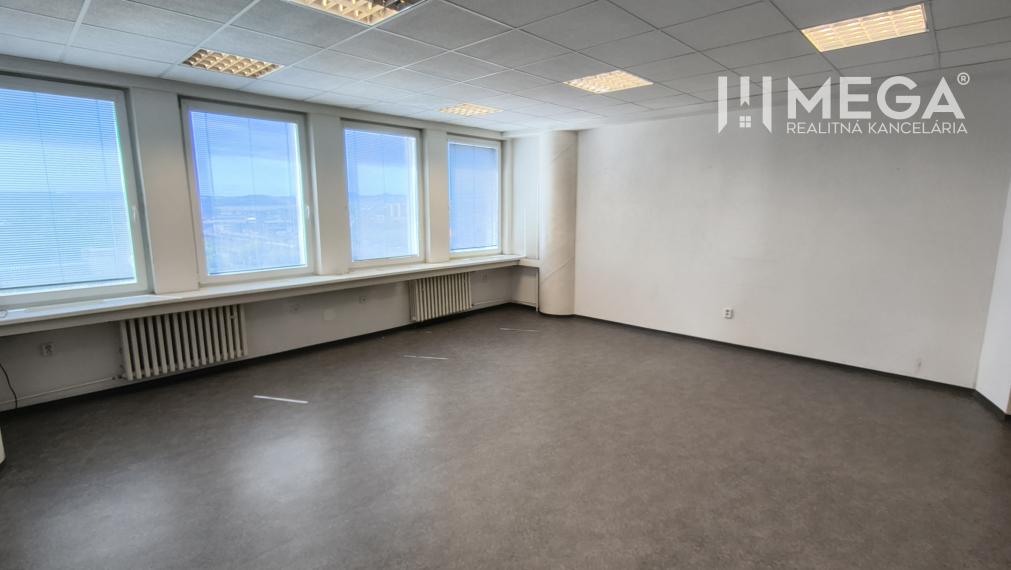 NA PRENÁJOM KANCELÁRIA IDEÁLNA NA SLUŽBY 35m² - HUMENNÉ
