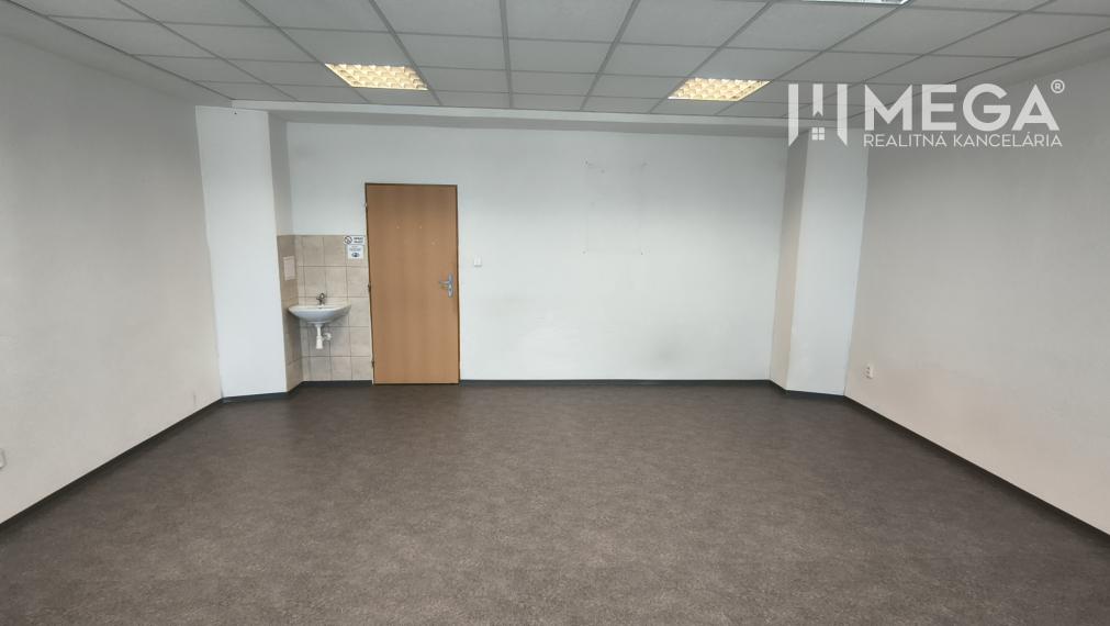 NA PRENÁJOM KANCELÁRIA IDEÁLNA NA SLUŽBY 35m² - HUMENNÉ