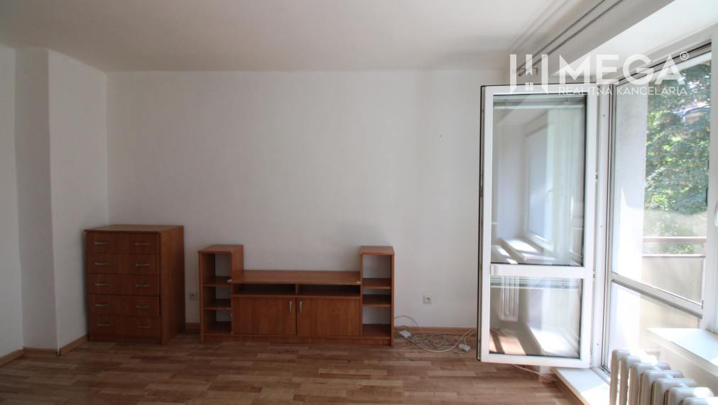 NA PRENÁJOM - Veľký 2 izbový byt, nezariadený, Sídlisko 1, Humenné