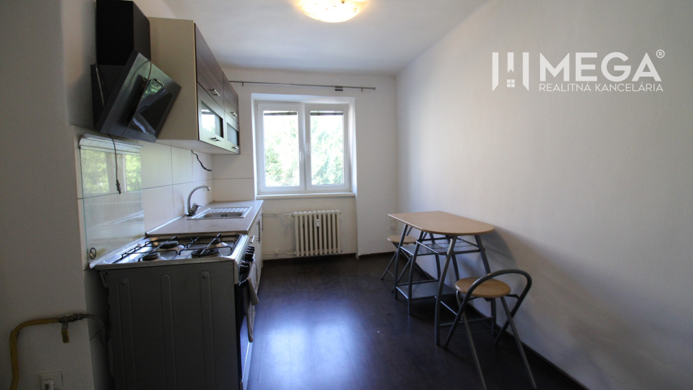 NA PRENÁJOM - Veľký 2 izbový byt, nezariadený, Sídlisko 1, Humenné