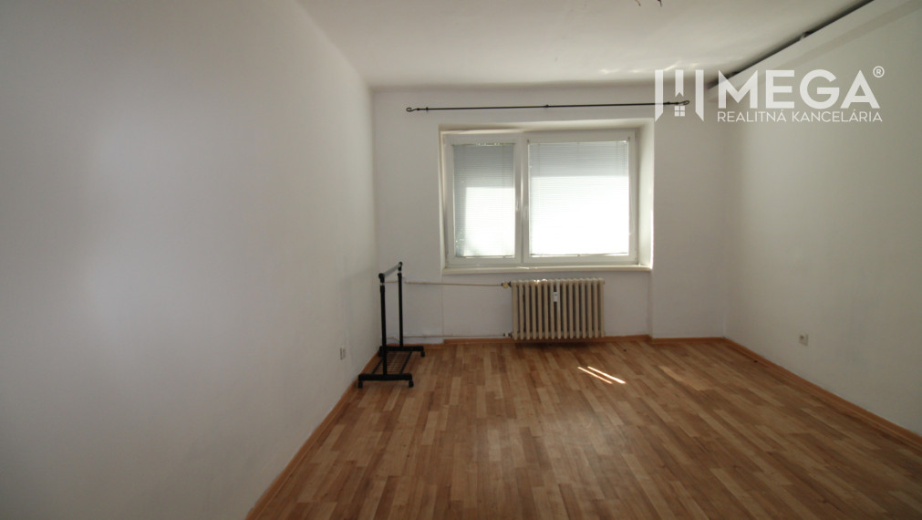 NA PRENÁJOM - Veľký 2 izbový byt, nezariadený, Sídlisko 1, Humenné
