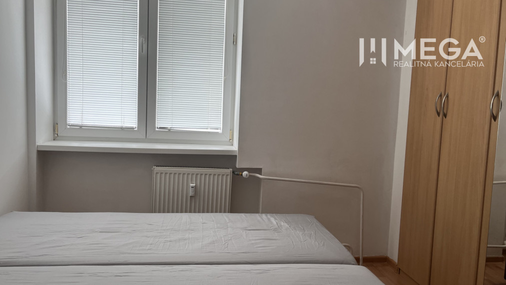 NA PRENÁJOM - 1,5 izb. byt v centre mesta Humenné