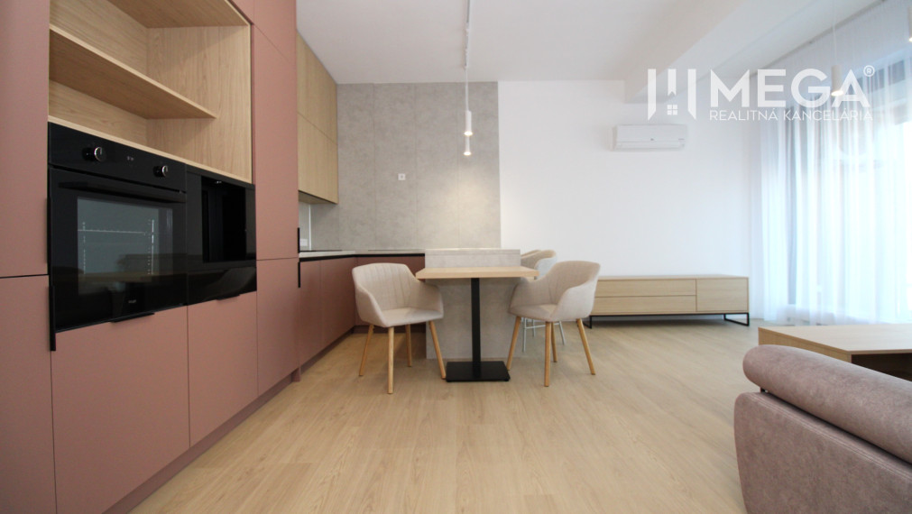 NA PRENÁJOM PRÉMIOVÝ 3-IZBOVÝ BYT – CENTRAL POINT HUMENNÉ