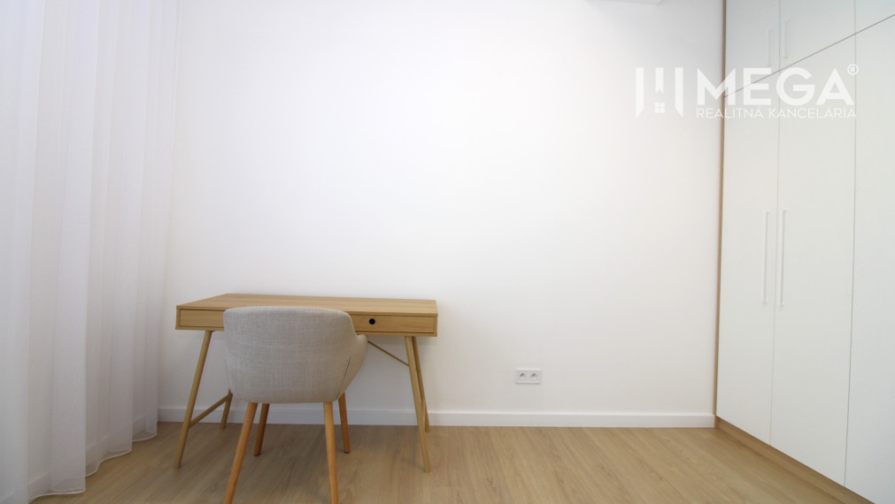 NA PRENÁJOM PRÉMIOVÝ 3-IZBOVÝ BYT – CENTRAL POINT HUMENNÉ
