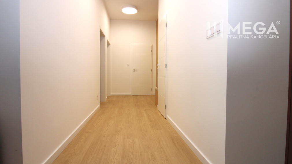 NA PRENÁJOM PRÉMIOVÝ 3-IZBOVÝ BYT – CENTRAL POINT HUMENNÉ