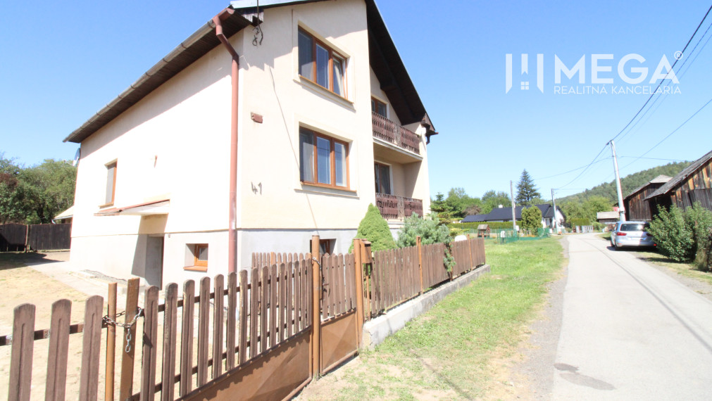 REZERVOVANÝ RODINNÝ DOM S KOZUBOM, NIŽNÉ LADIČKOVCE