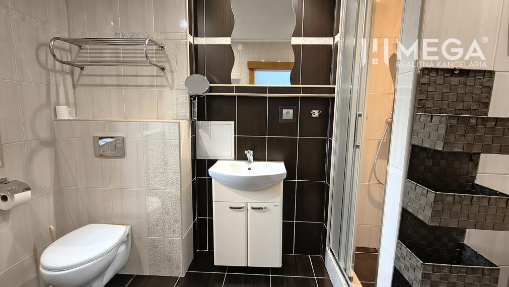 NA PREDAJ – 2 IZBOVÝ BYT S BALKÓNOM, SÍDLISKO 1 HUMENNÉ