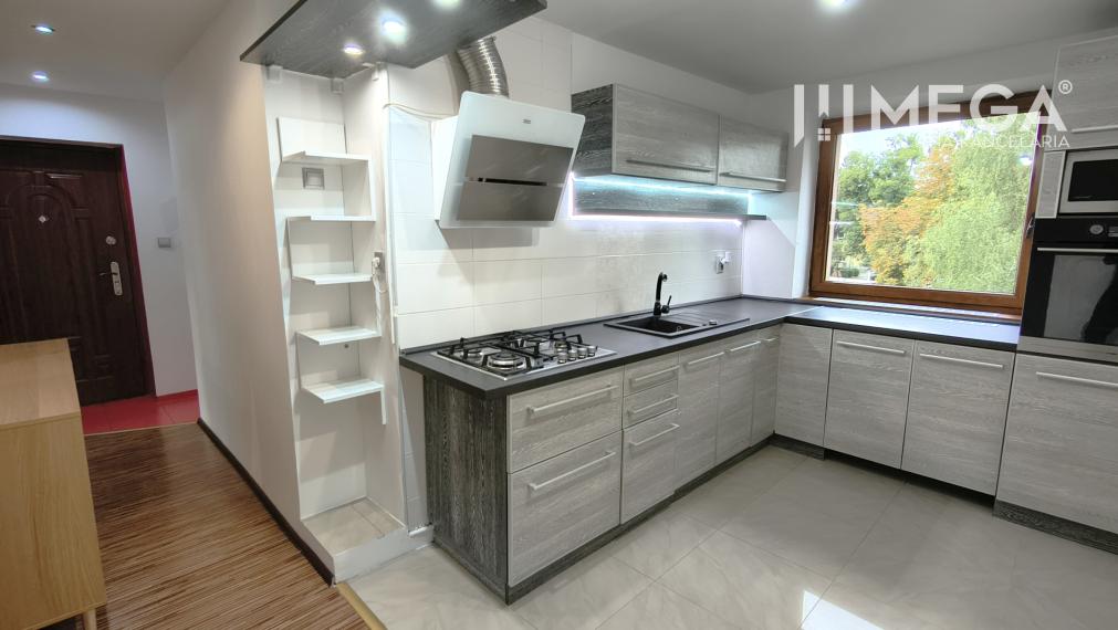 NA PREDAJ – 2 IZBOVÝ BYT S BALKÓNOM, SÍDLISKO 1 HUMENNÉ