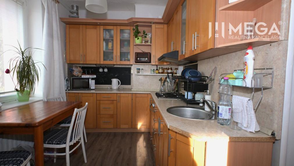 PREDAJ 2-izbového bytu (55 m2) s balkónom v Humennom