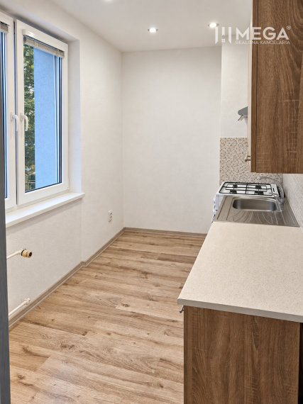 NA PREDAJ 2-izbový zrekonštuovaný byt s balkónom  v Humennom