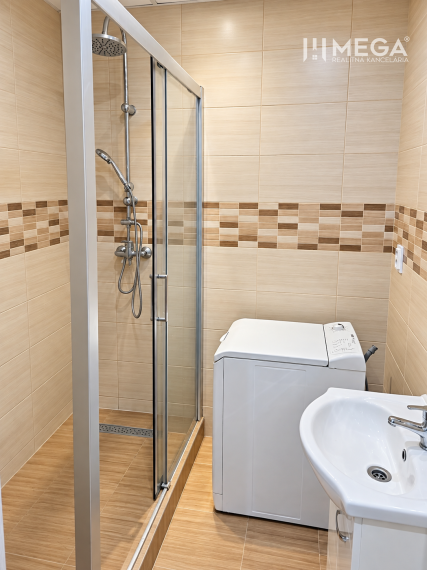 NA PREDAJ 2-izbový zrekonštuovaný byt s balkónom  v Humennom