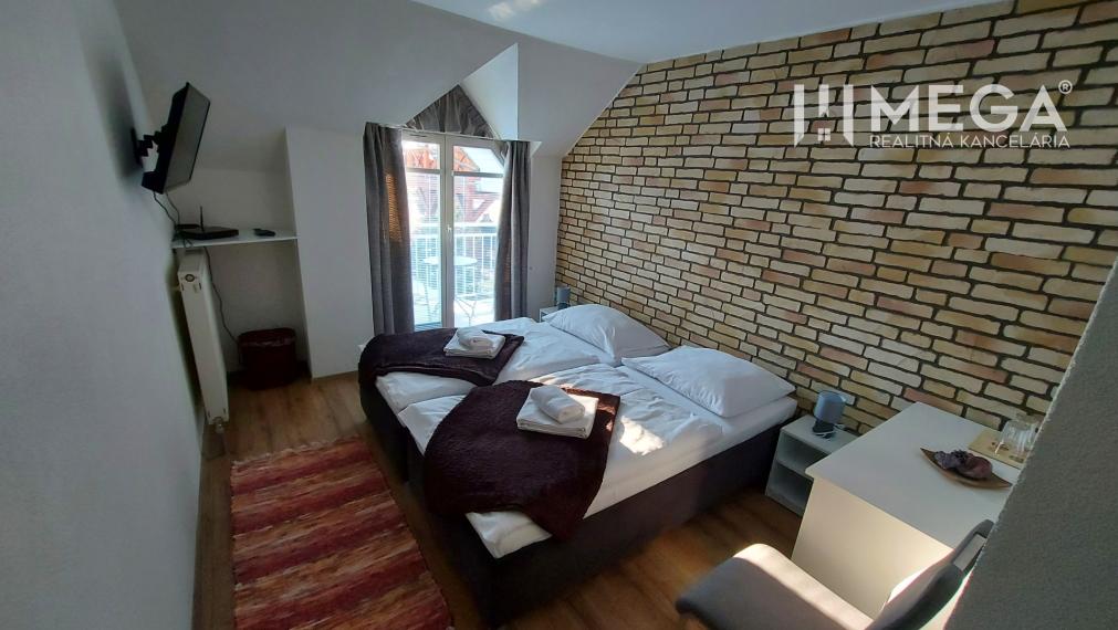Na predaj nehnuteľnosť - zabehnutý penzión v centre mesta Humenné