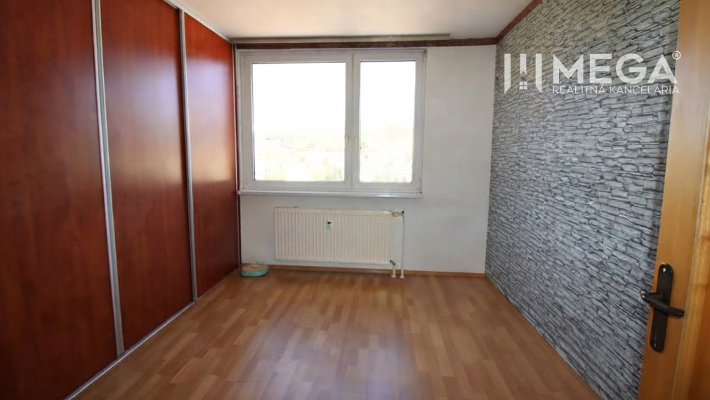 NA PREDAJ - 3 izbový byt na Sídlisku III. v meste Humenné