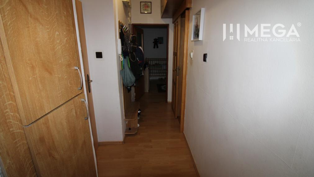 Na predaj 2-izbový byt 55 m² v centre Humenného