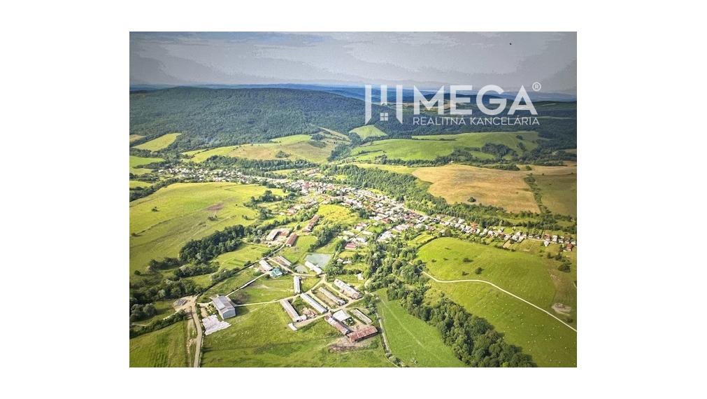 Na predaj - pozemky v obci Habura